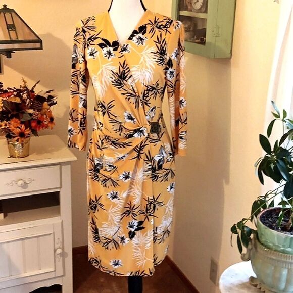 Anne Klein Yellow Floral Faux Wrap. Bright, Career, Wedding Guest - Picture 1 of 12